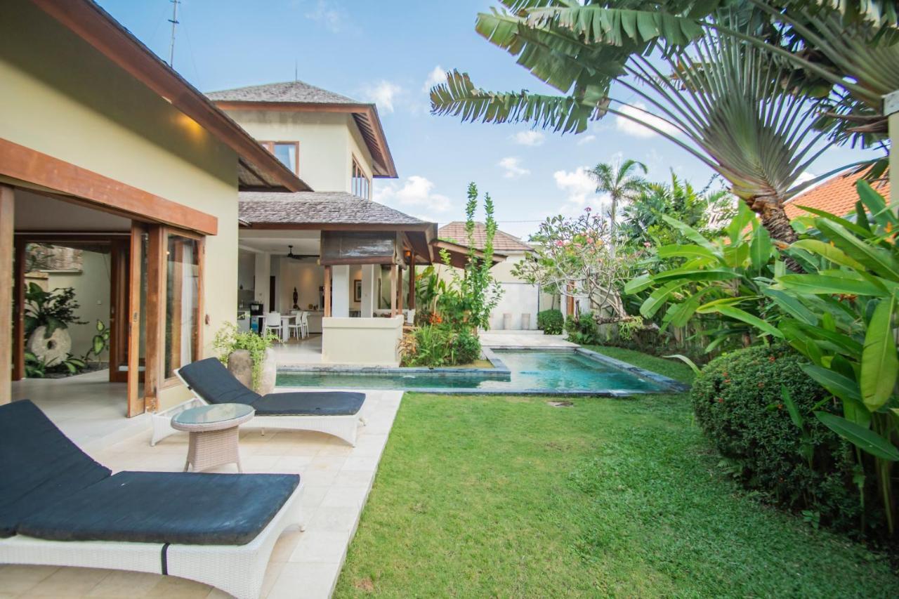 Villa Shanti, Sitara Villa Group Seminyak Dış mekan fotoğraf