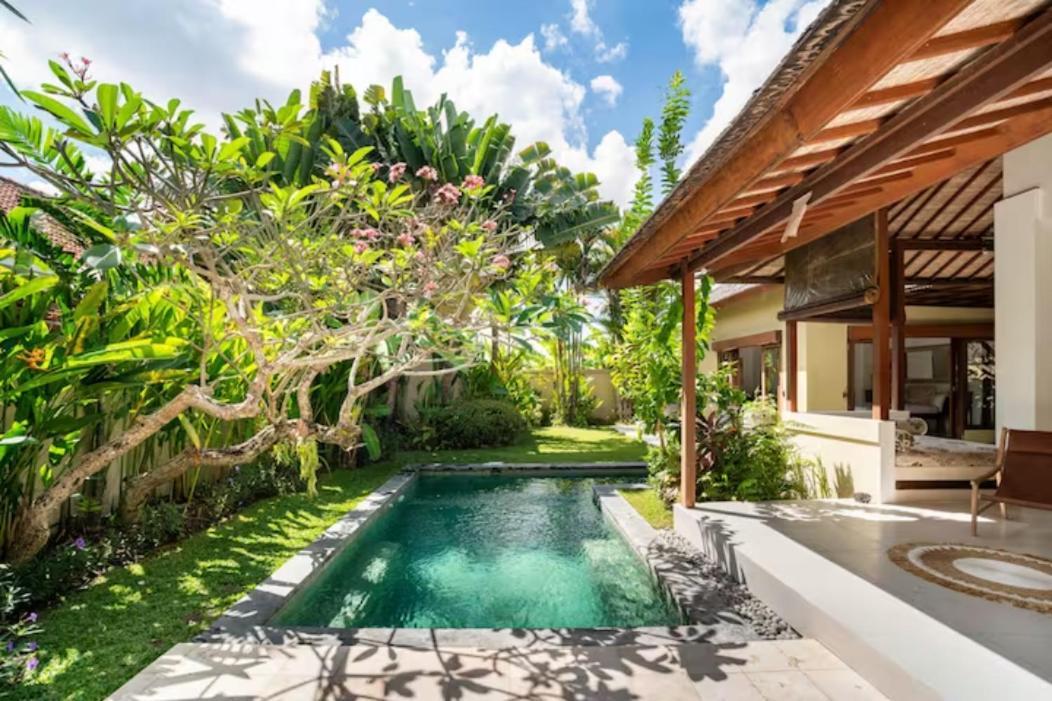 Villa Shanti, Sitara Villa Group Seminyak Dış mekan fotoğraf
